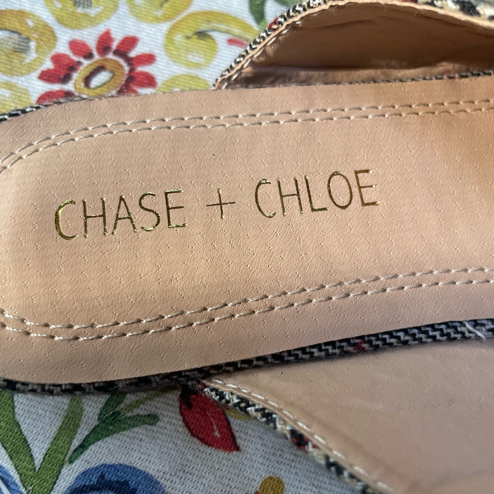 Chase & Chloe Bow Slip Ons - Picture 7 of 7